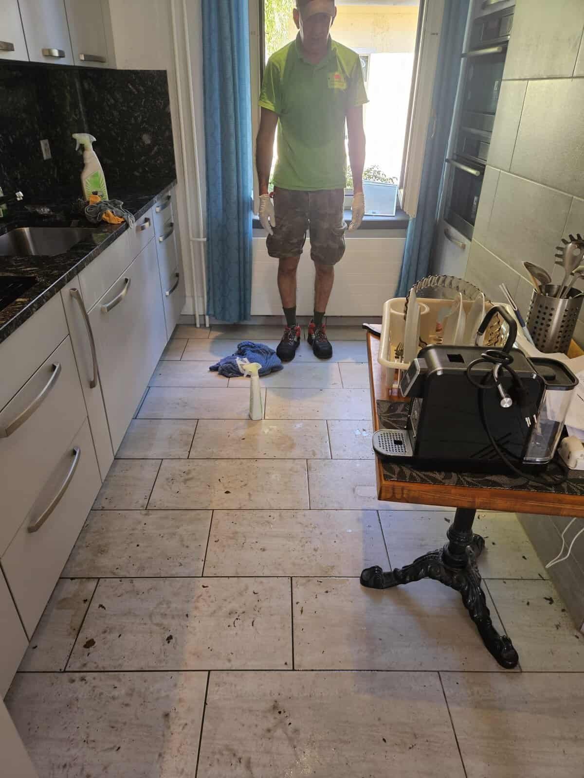Boden vor der Reinigung